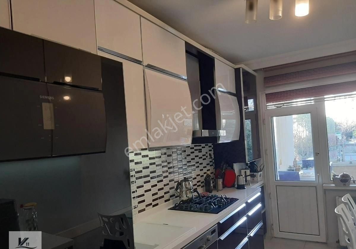 Çekmeköy Beşyıldız Sitesinde 135 M2 Net Kullanımlı 1.kat Daire - Görsel 5