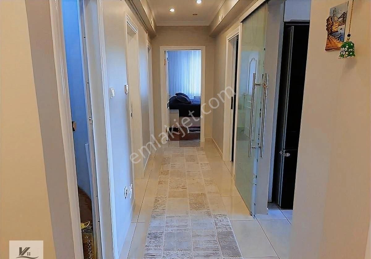 Çekmeköy Beşyıldız Sitesinde 135 M2 Net Kullanımlı 1.kat Daire - Görsel 27