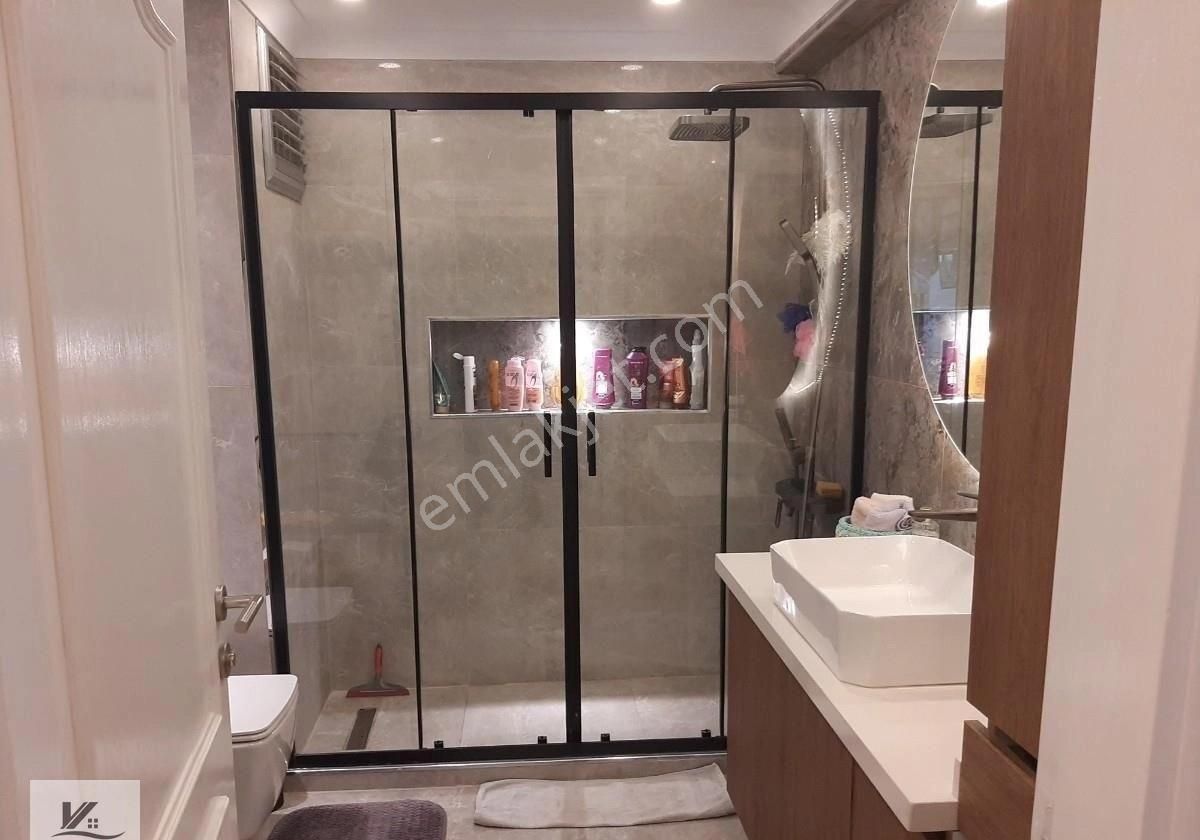 Çekmeköy Beşyıldız Sitesinde 135 M2 Net Kullanımlı 1.kat Daire - Görsel 12