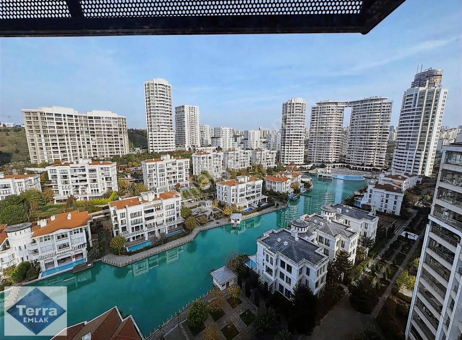 Atakent İstanbul Sarayları 4+1 Teraslı Daire