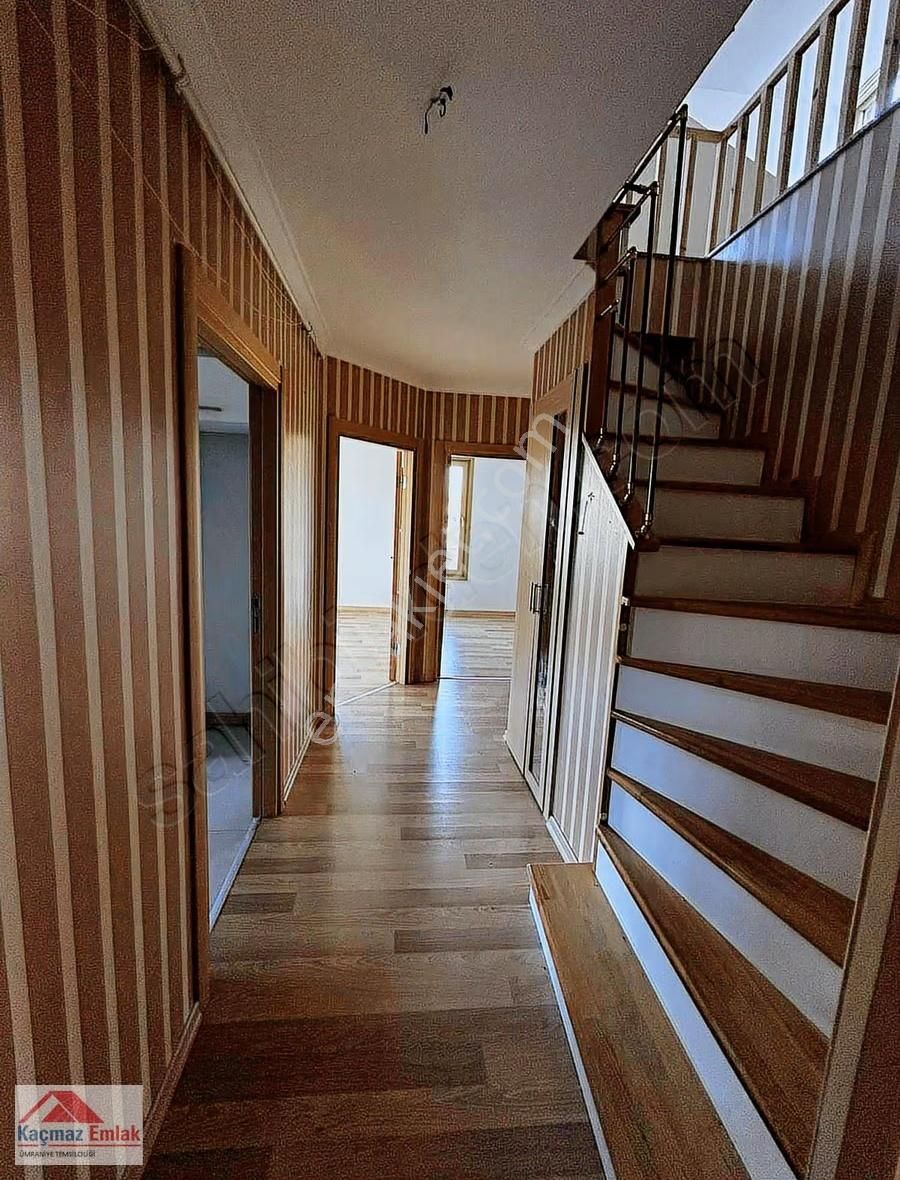 Ümraniye Armağanevler Mahallesinde Kiralık 4+1 Dubleks Daire - Görsel 3