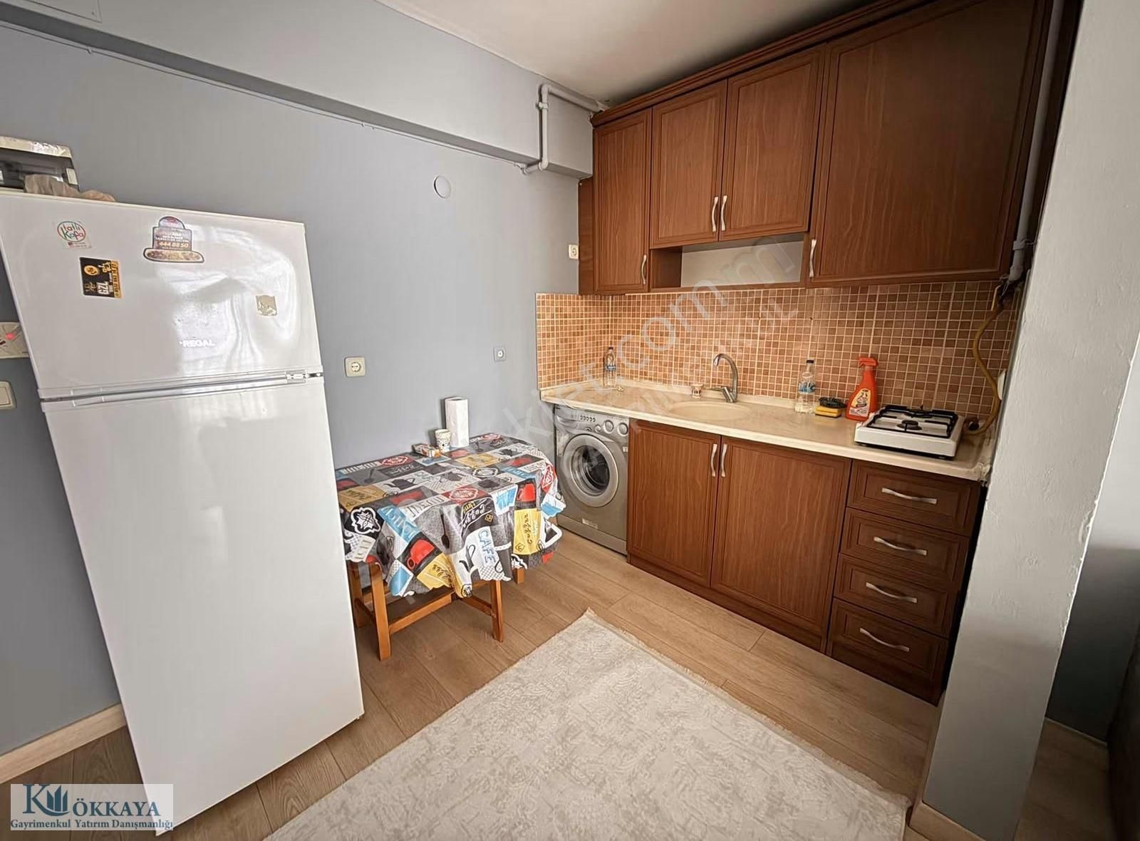 Kökkaya'dan Üniversite Caddesinde Eşyalı 1+1 Kiralık Daire - Görsel 2
