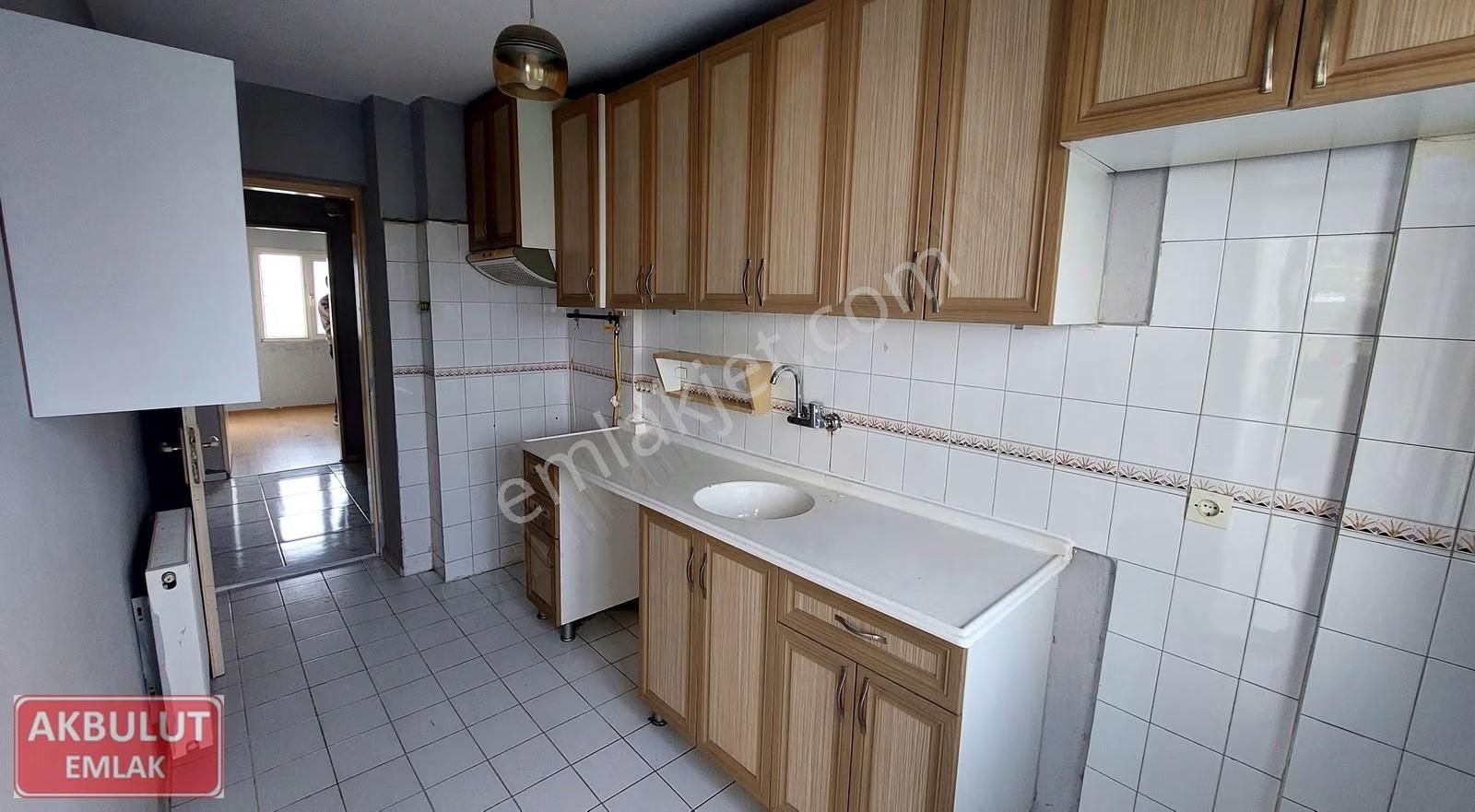 Menemen 30 Ağustos Mah. Merkezde 3+1 Doğalgazlı Kiralık Daire