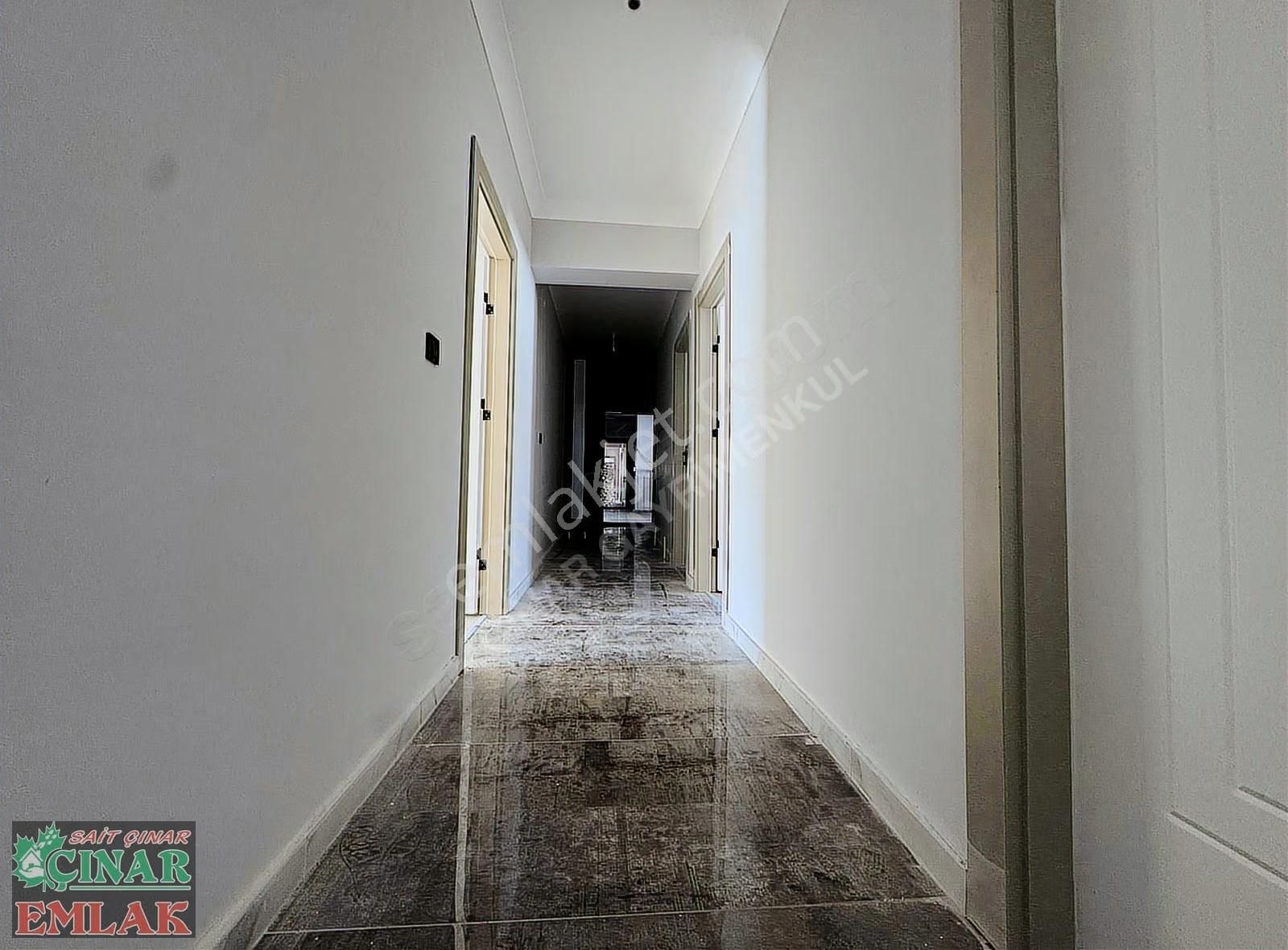 Çınar'dan Merkezi Konum Ve Yüksek Kullanım Alanıyla Köşebaşı 3+1 - Görsel 29