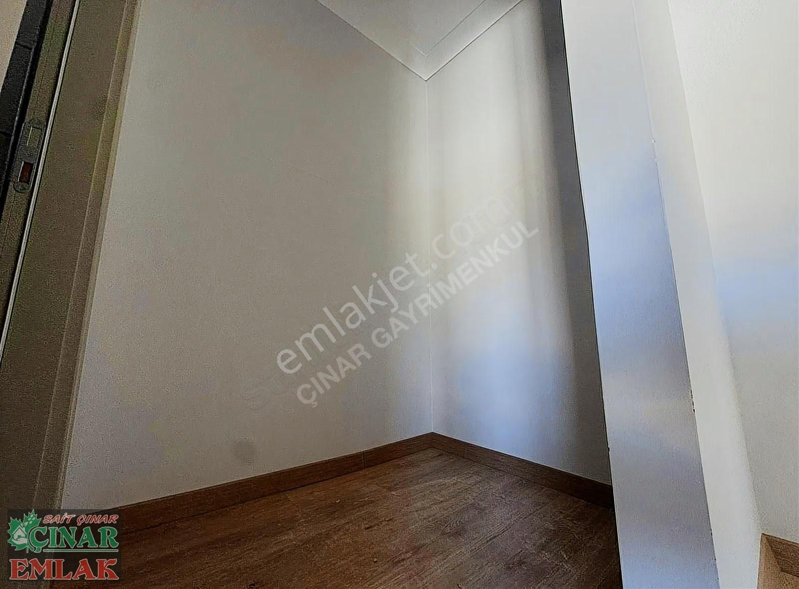 Çınar'dan Merkezi Konum Ve Yüksek Kullanım Alanıyla Köşebaşı 3+1 - Görsel 17