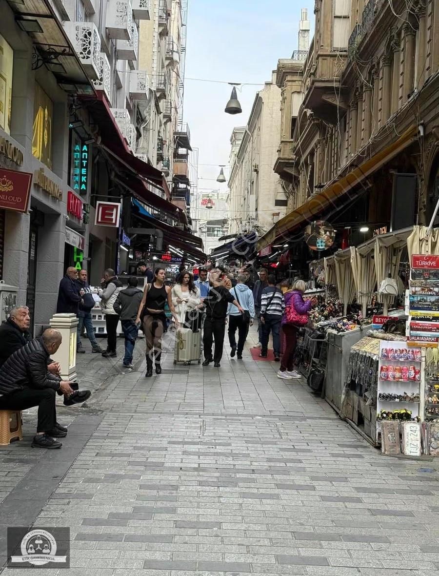 Sahaflar Çarşısında Asma Katlı Dükkan - Görsel 5