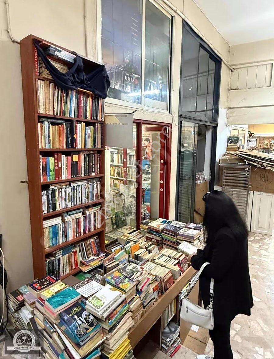 Sahaflar Çarşısında Asma Katlı Dükkan - Görsel 10