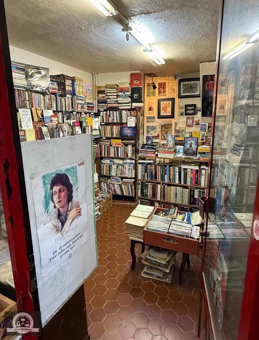 Sahaflar Çarşısında Asma Katlı Dükkan - Görsel 15
