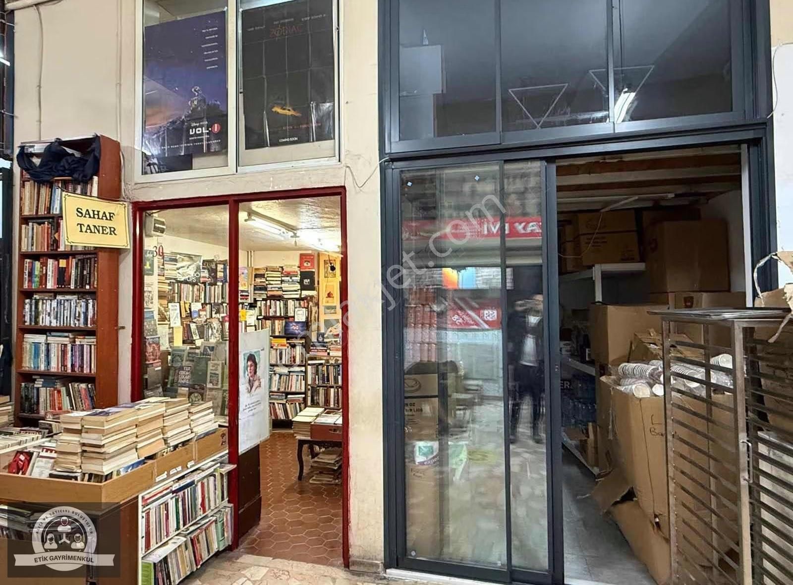 Sahaflar Çarşısında Asma Katlı Dükkan - Görsel 14