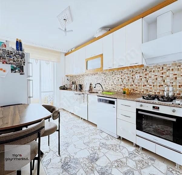 ▄tigra▄sultan Fatih Cadde Yakını Asansörlü 3+1 Satılık Daire! - Görsel 7