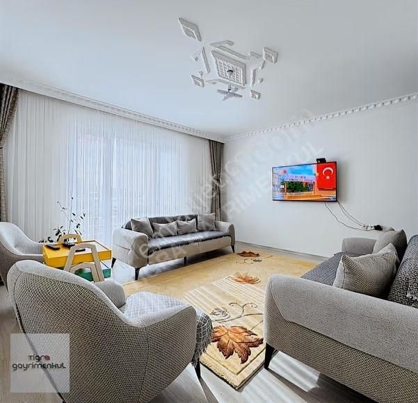 ▄tigra▄sultan Fatih Cadde Yakını Asansörlü 3+1 Satılık Daire!