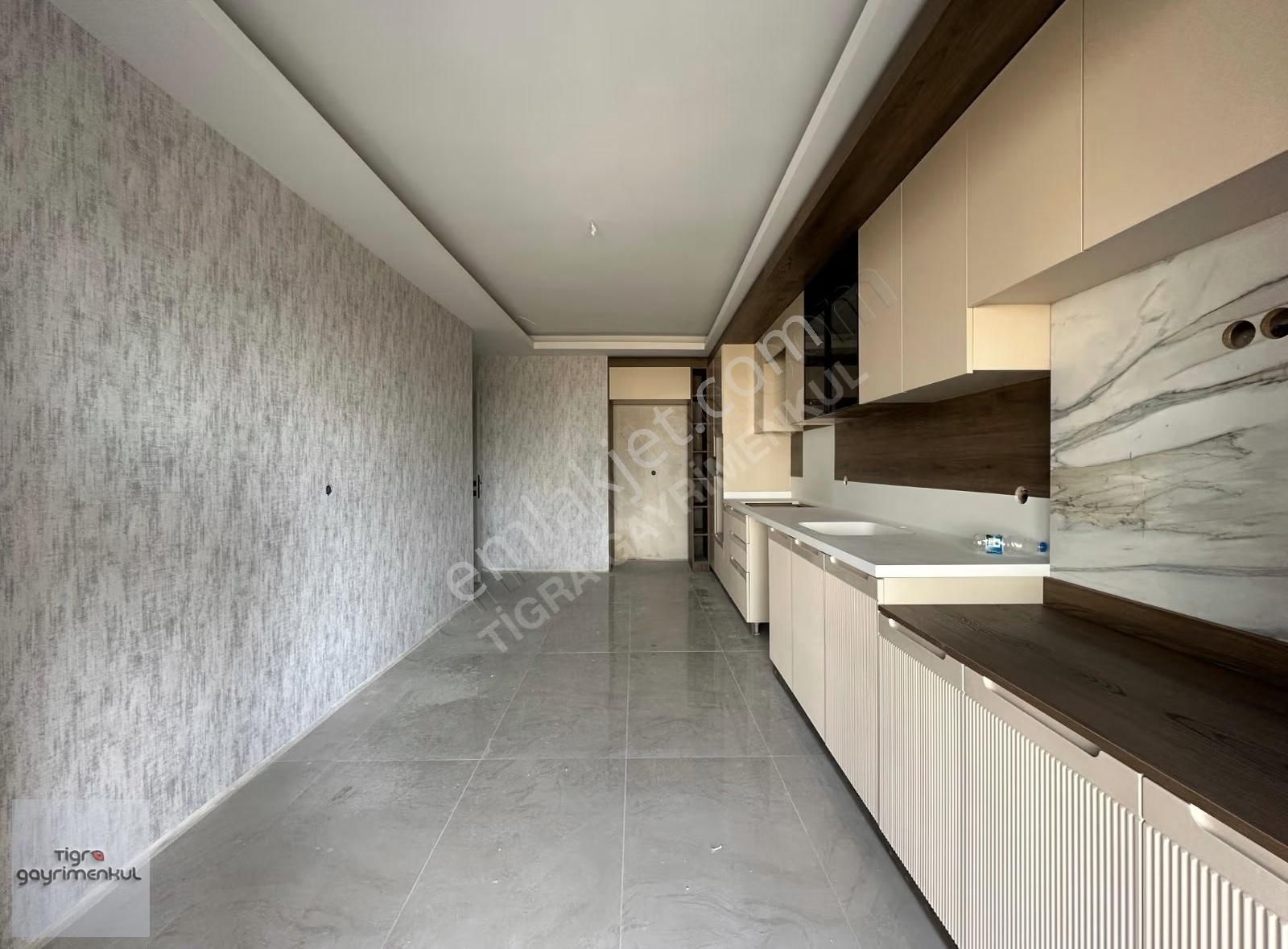 ▄tigra▄ege Mh.n.yolu Cadde Yakını Sitede Yerden Isıtma 3+1 Daire - Görsel 3