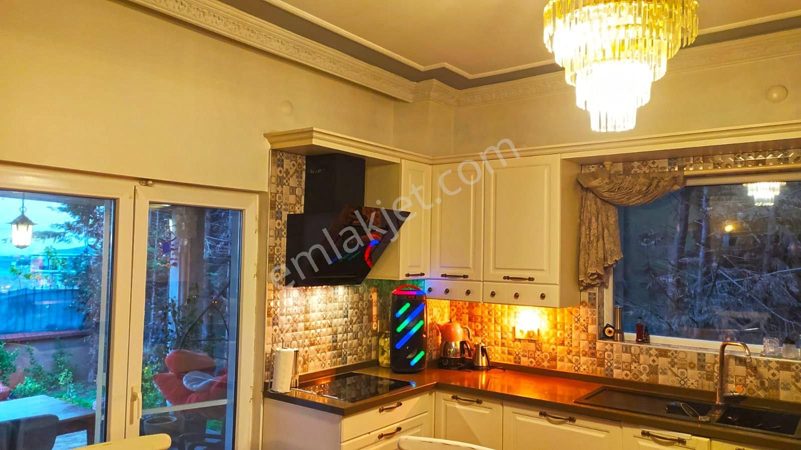 Selimpaşa 'da Kendine Ait Havuzlu Müstakil Özel Yapım Villa - Görsel 15