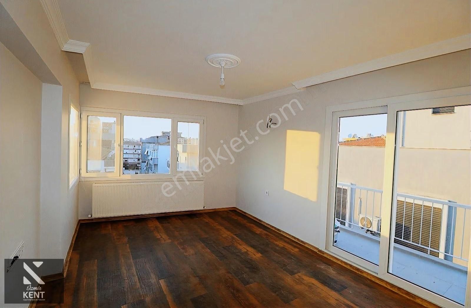 Karşıyaka Girne Caddesinde Satılık 2+1 Daire - Görsel 9