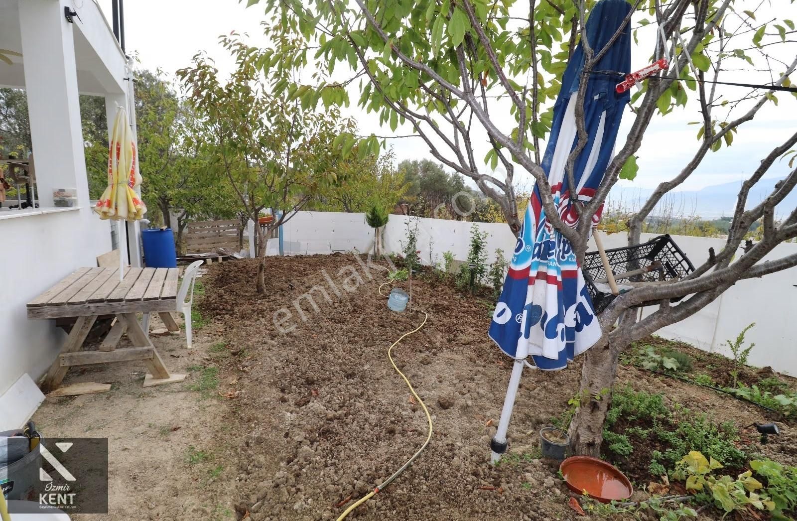 Bornova Yakaköy'de Satılık 300 M2 Bahçe İçinde Dubleks 168 M2 Ev - Görsel 12