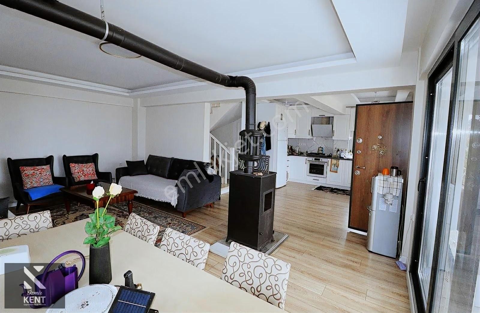 Bornova Yakaköy'de Satılık 300 M2 Bahçe İçinde Dubleks 168 M2 Ev - Görsel 32