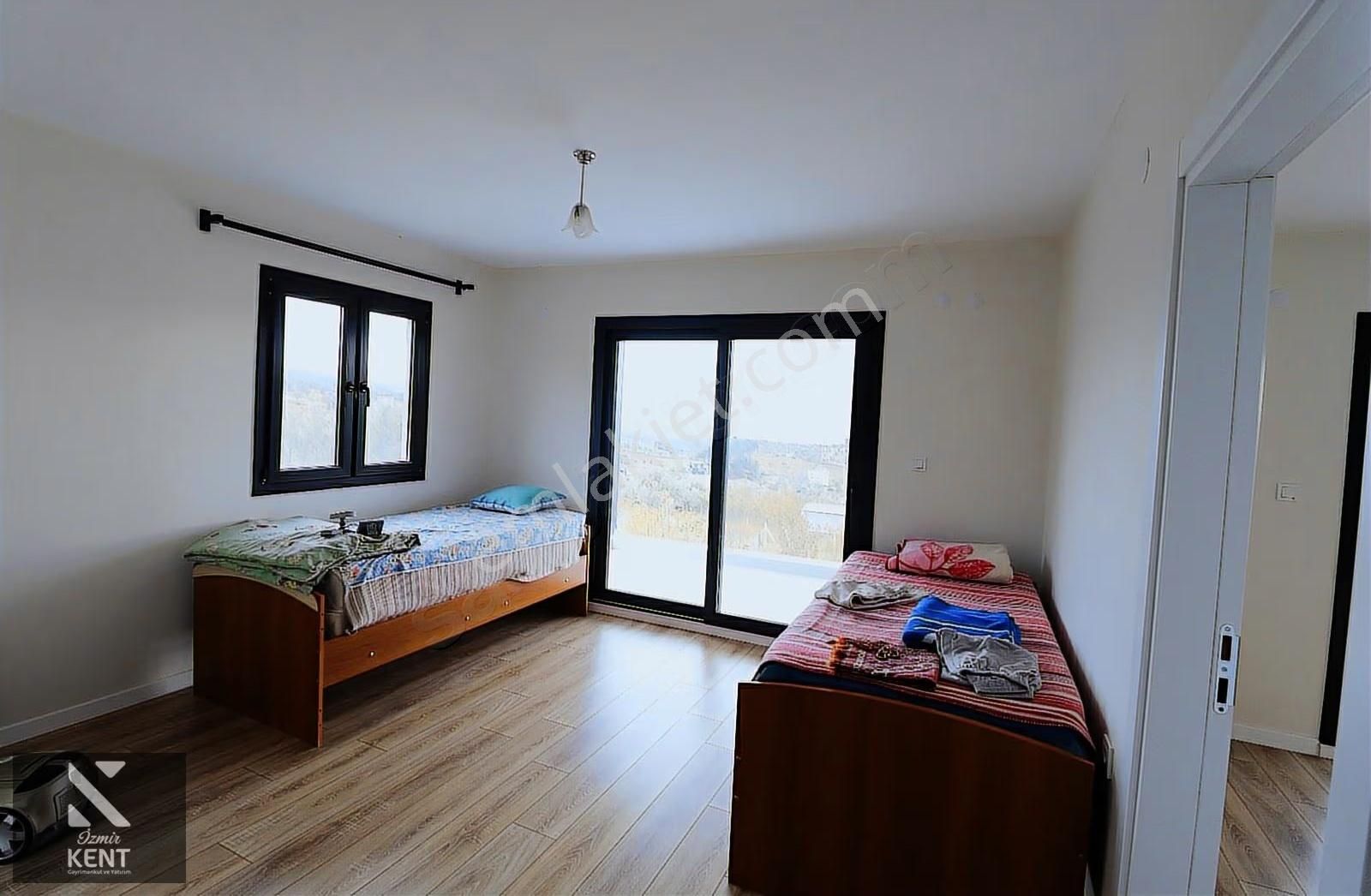 Bornova Yakaköy'de Satılık 300 M2 Bahçe İçinde Dubleks 168 M2 Ev - Görsel 3