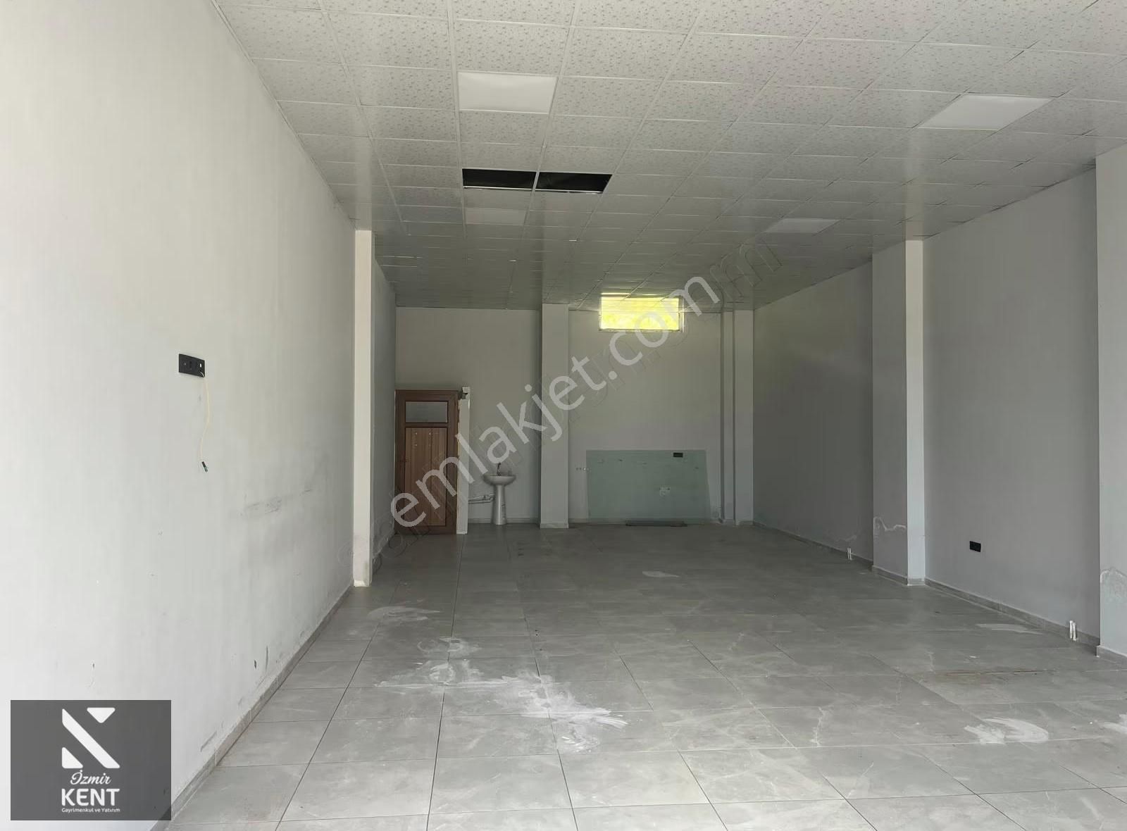 Kemalpaşa Mehmet Akif Ersoy Da Merkezi Önü Geniş Satılık Dükkan - Görsel 3