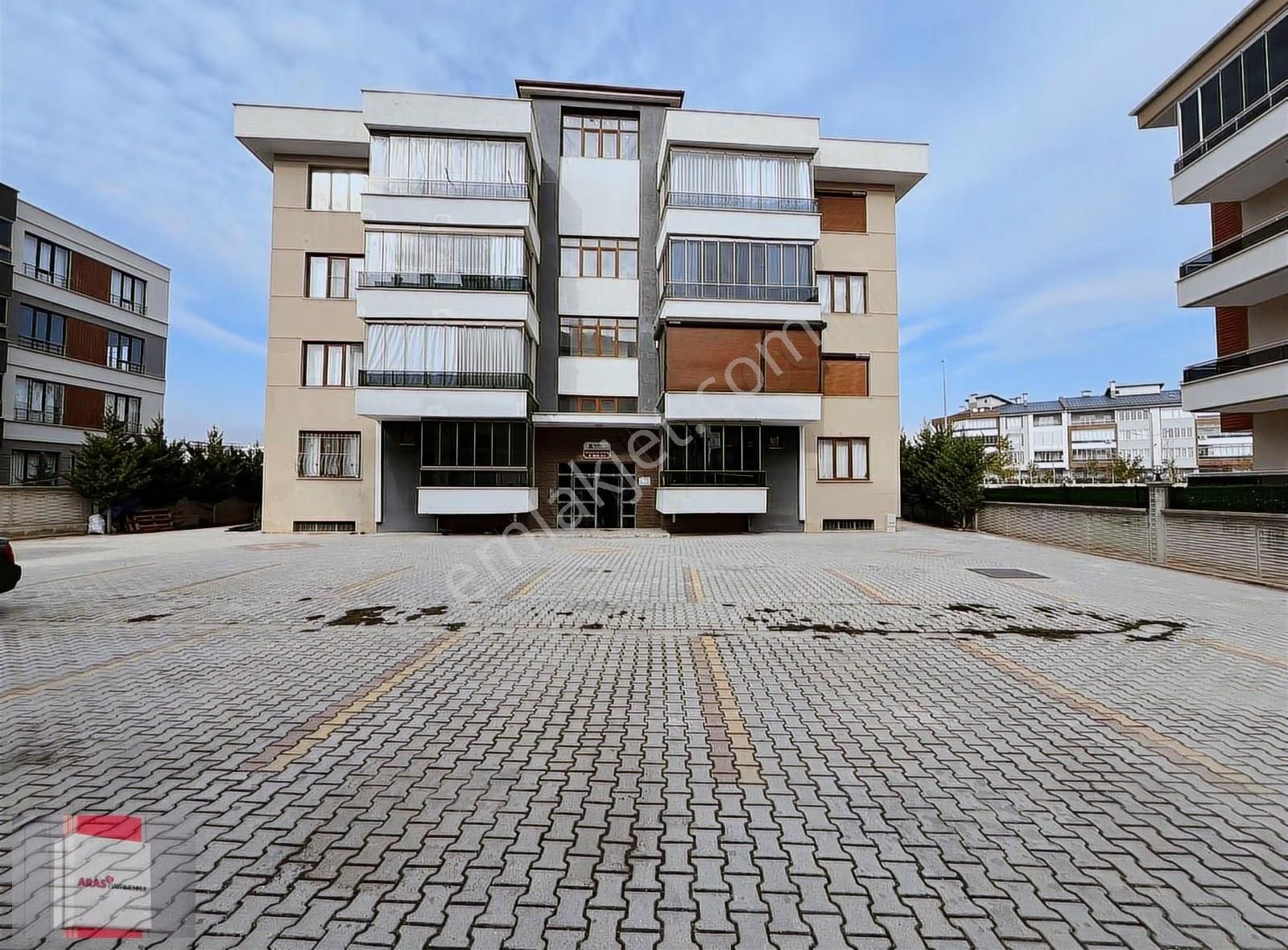 Aras Gyo Dan Selahaddin Eyyübi Mah. Arakat Hesaplı Daire - Görsel 12