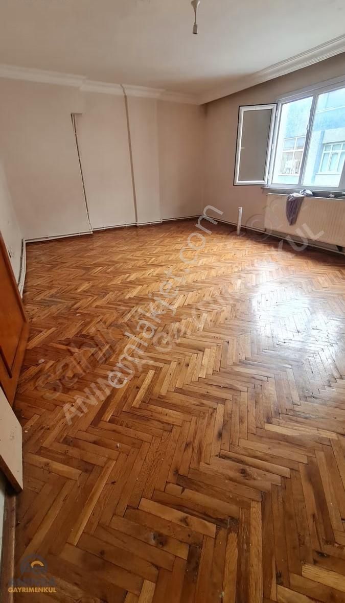 Küçükçekmece Yeşilova Mahallesi Kiralık 160 M2 Dublex Daire