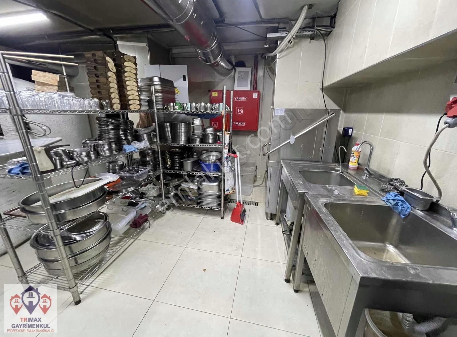 Merkezi Konumda Yaya Geçişinin Merkezinde - Görsel 7