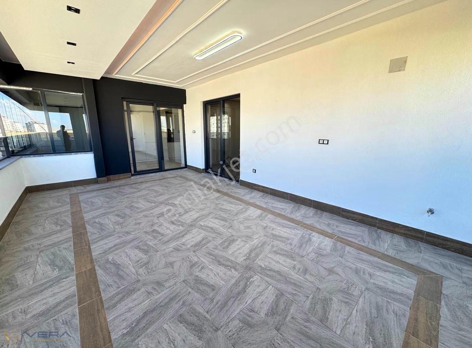 Beştepede 3.5+1 Sıfır Daire 172 M² Net, 1. Kat, Kapalı Otopark - Görsel 4