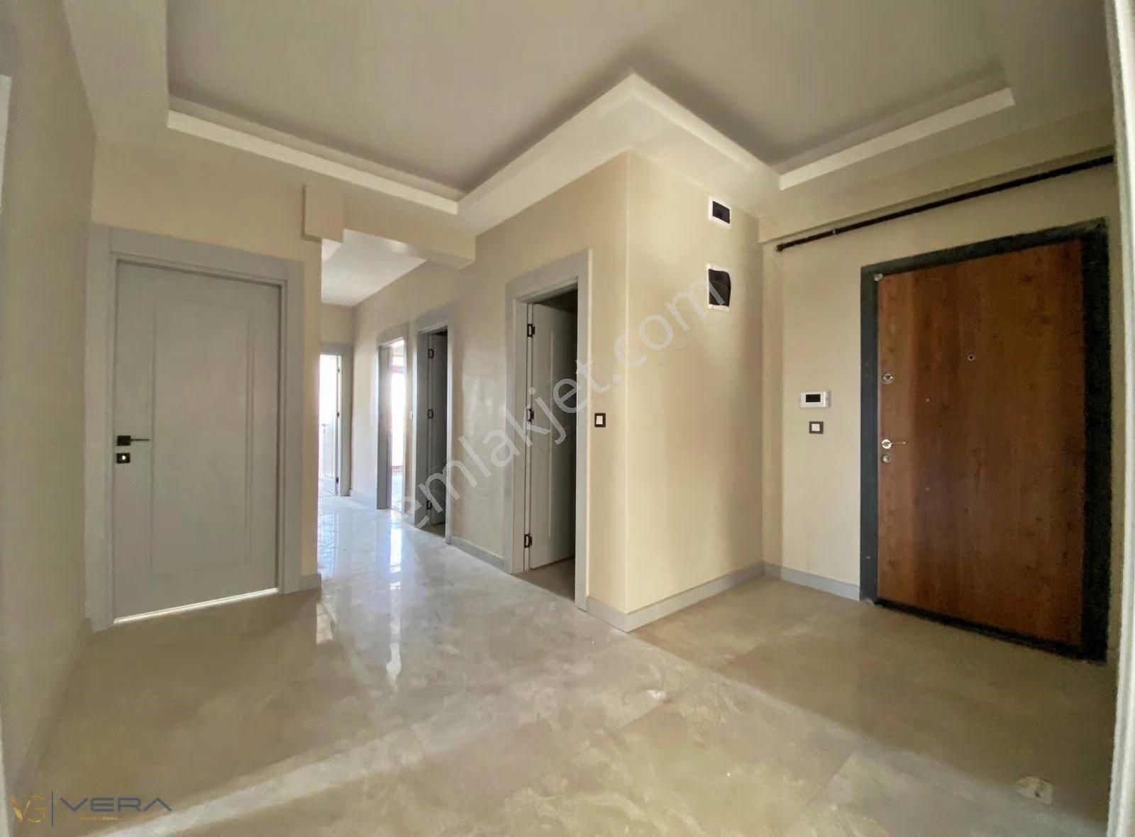 Vera'dan Abdulhamithan'da Satılık 3.5+1 Fırsat Daire - Görsel 14