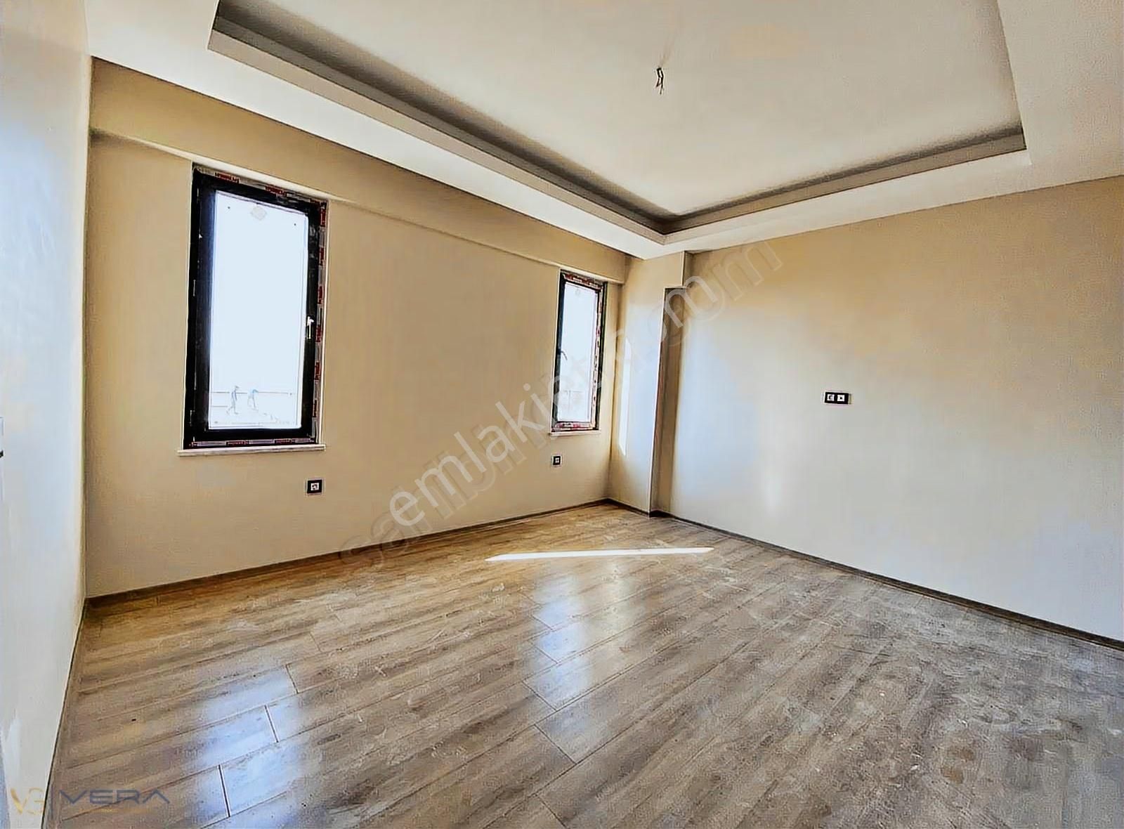 Vera'dan Abdulhamithan'da Satılık 3.5+1 Fırsat Daire - Görsel 18