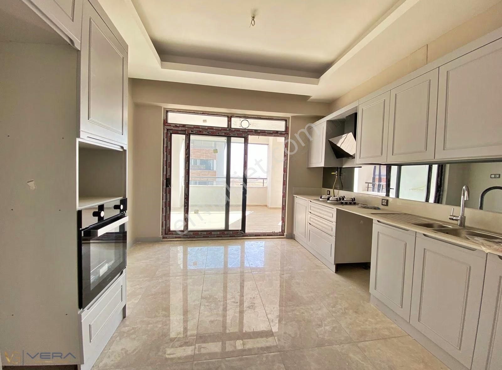 Vera'dan Abdulhamithan'da Satılık 3.5+1 Fırsat Daire - Görsel 26