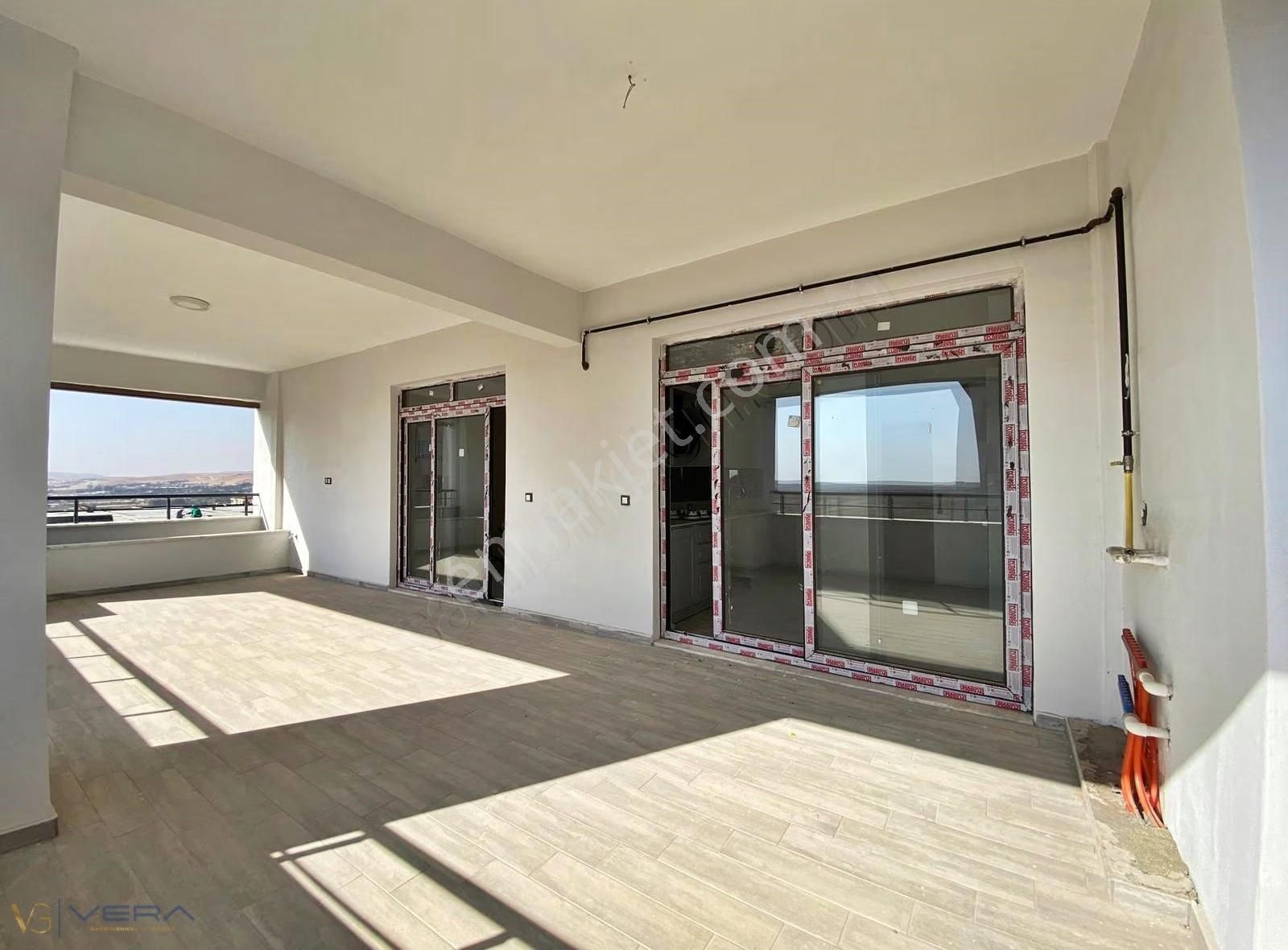 Vera'dan Abdulhamithan'da Satılık 3.5+1 Fırsat Daire - Görsel 9