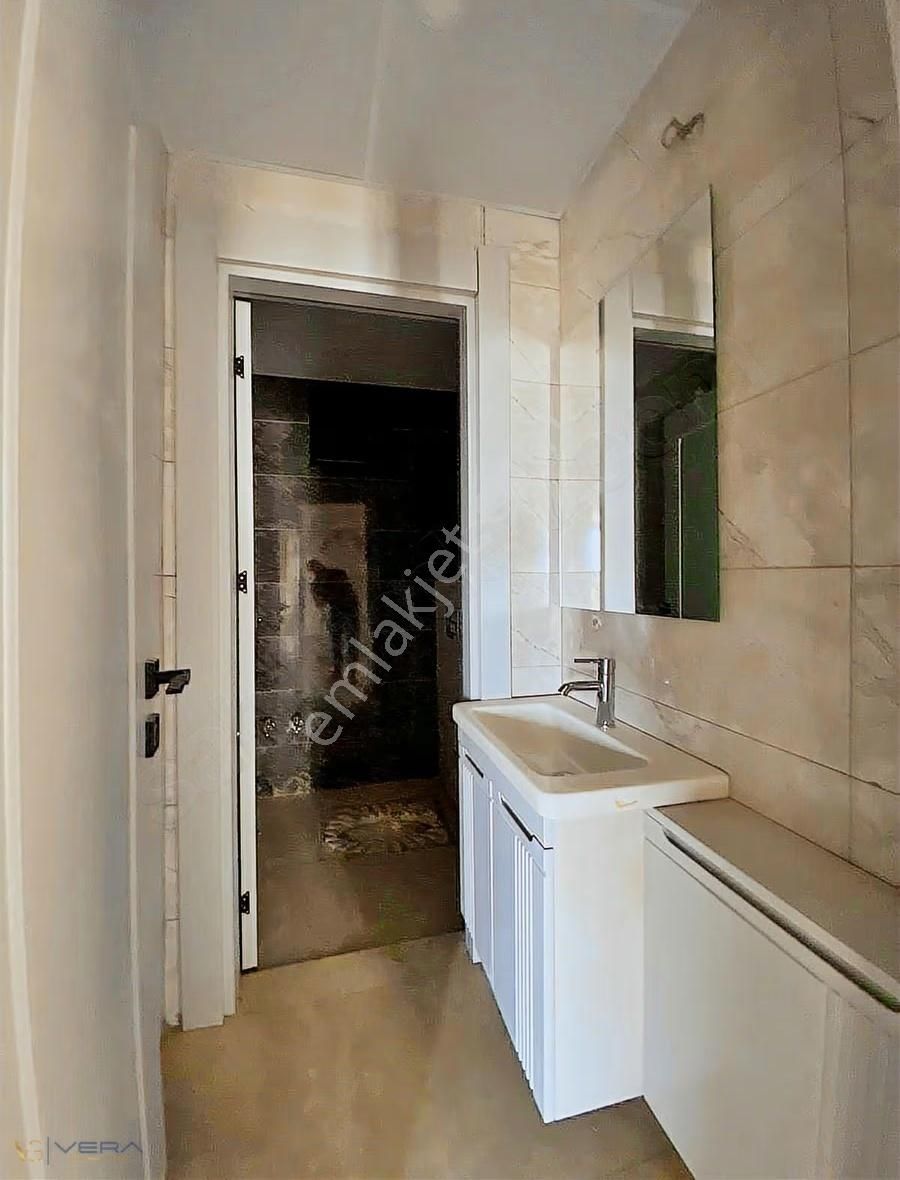 Vera'dan Abdulhamithan'da Satılık 3.5+1 Fırsat Daire - Görsel 22