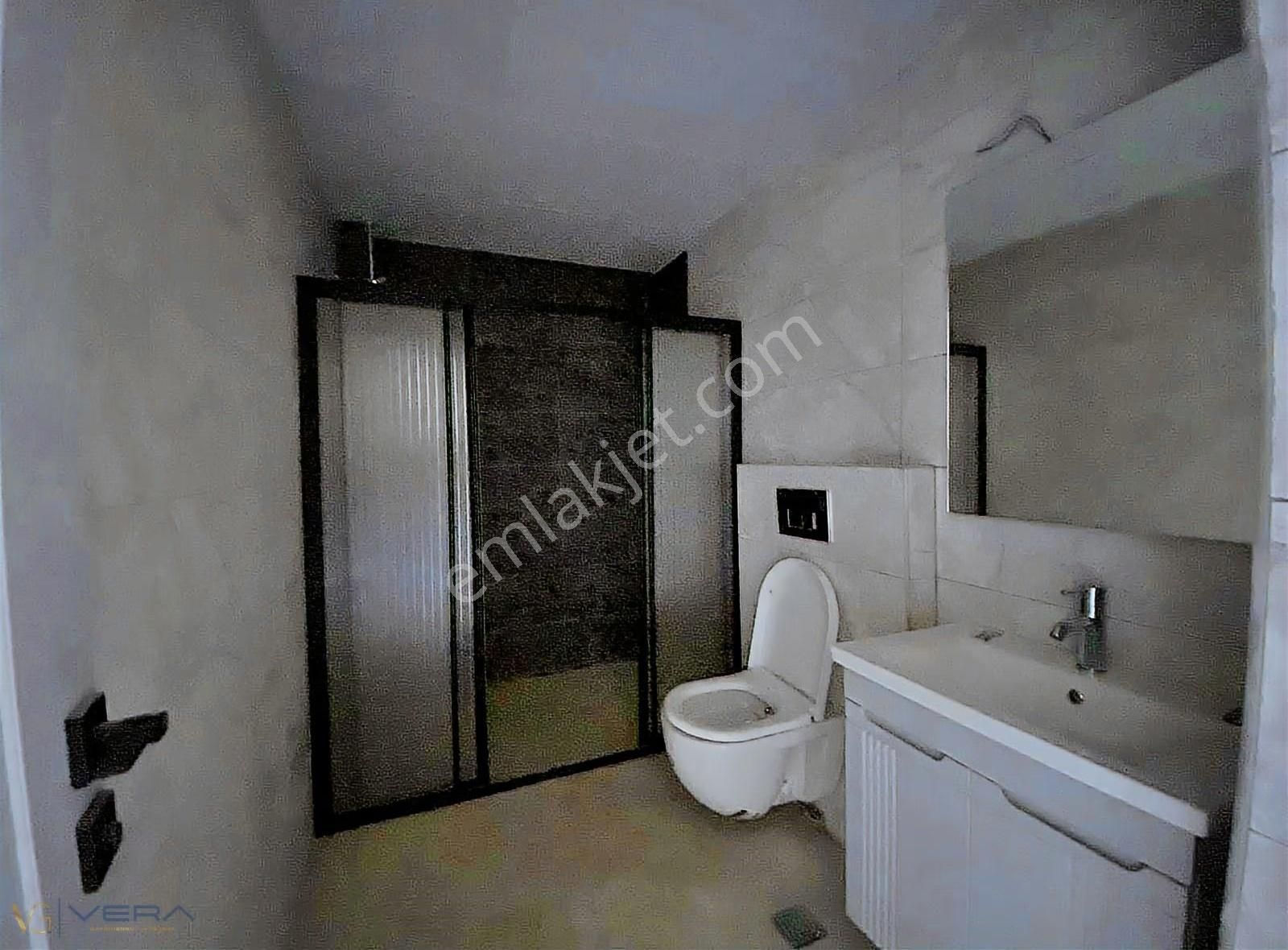 Vera'dan Abdulhamithan'da Satılık 3.5+1 Fırsat Daire - Görsel 15