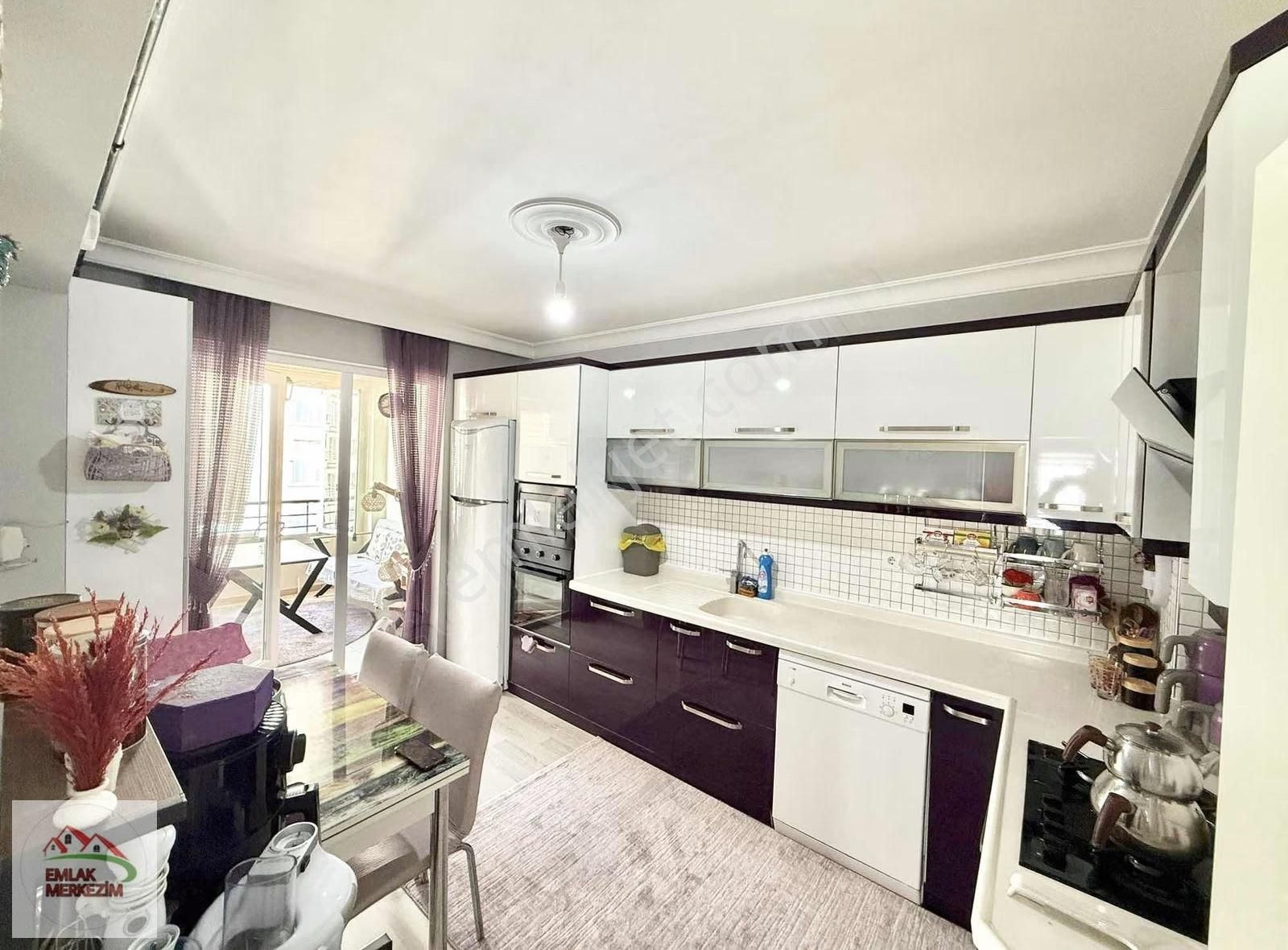 Emlak Merkezim'den Ada Gros Market Yanı 3+1 Merkezi Konum 4.kat