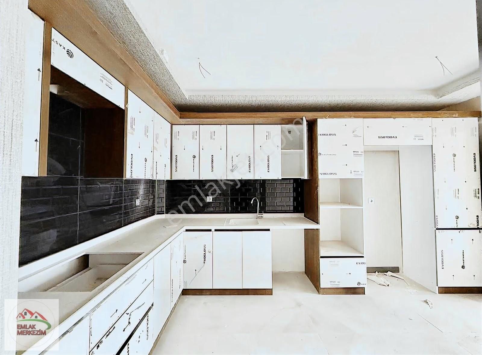 Emlak Merkezim'den F.çelikte Migros Market Karşısı 2+1 Sıfır