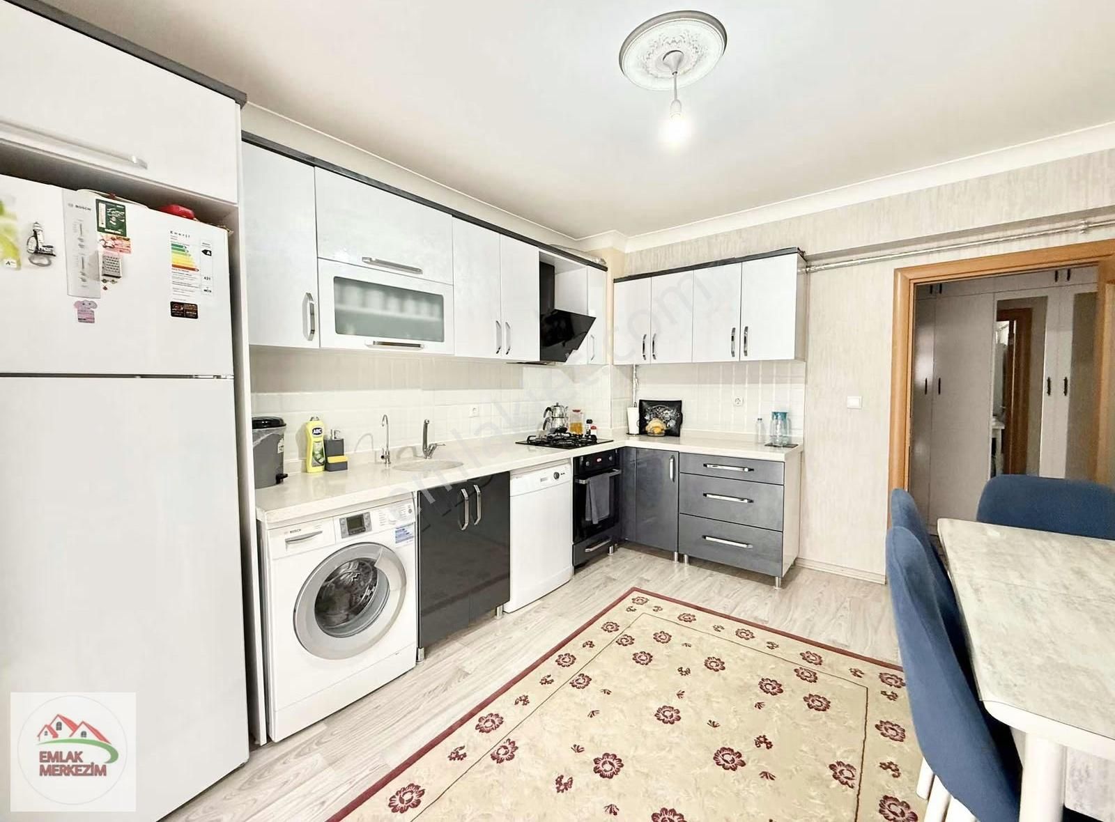 Emlak Merkezim'den Alibey'de Mükemmel Konumda 4.katta 3+1 Daire