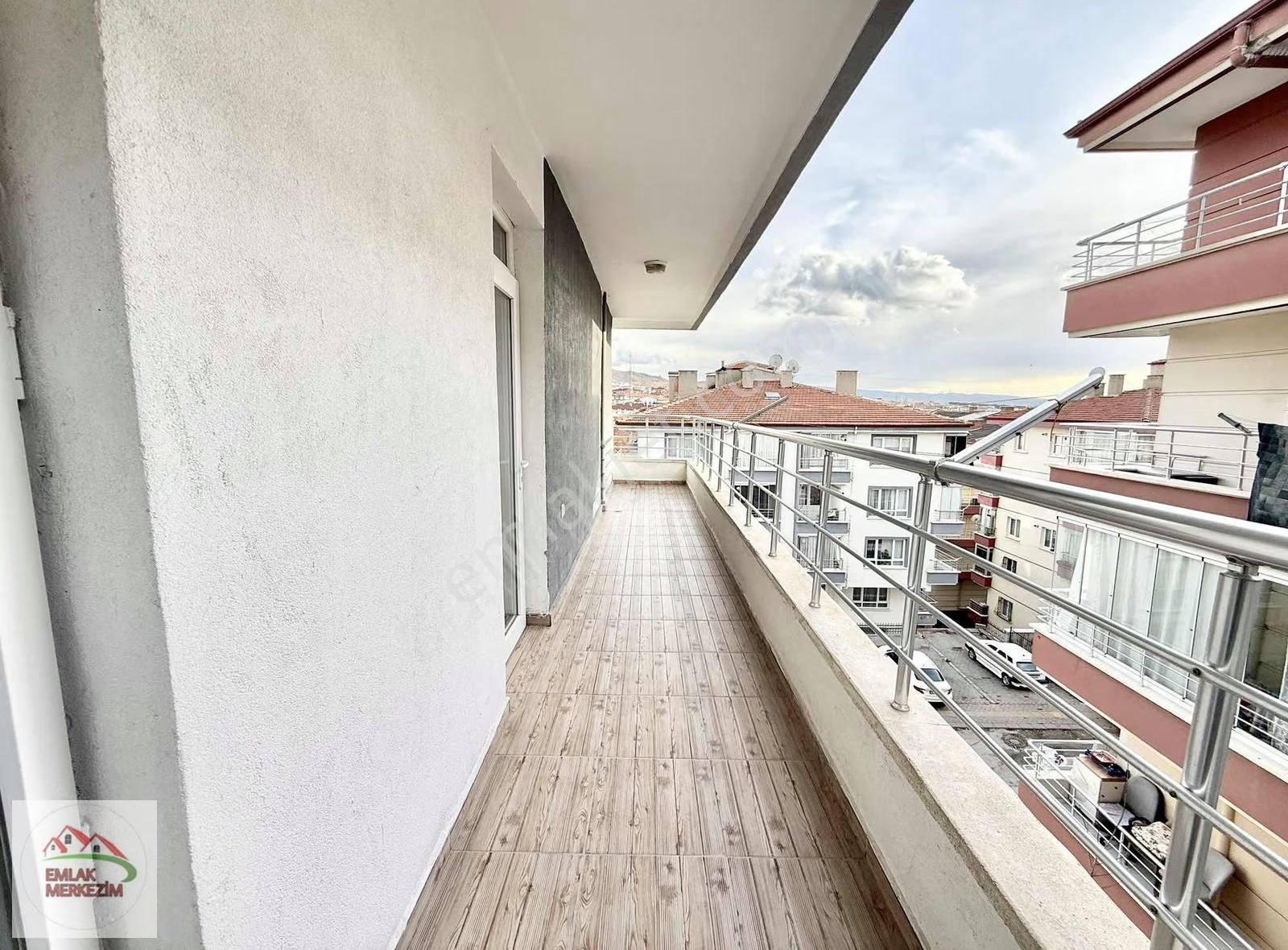 Emlak Merkezim'den Alibey'de Mükemmel Konumda 4.katta 3+1 Daire - Görsel 9
