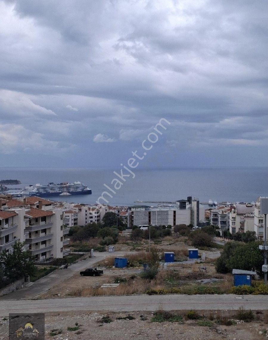 Kuşadası Ege Mahallesinde Satılık Deniz Manzaralı 4+1 Daire