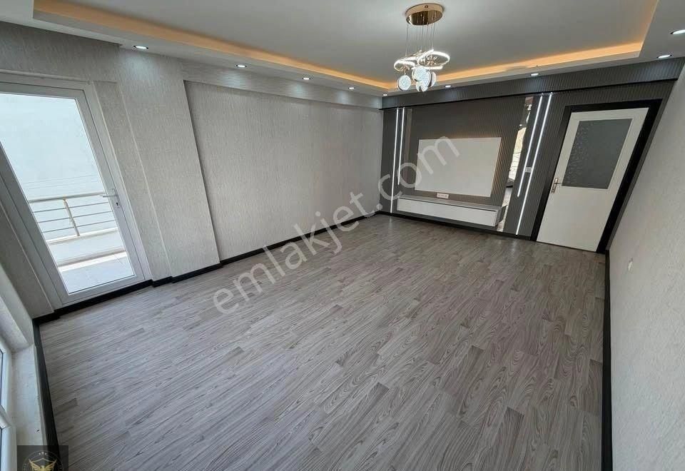 Marmara Park Arkasında 2+1 Ultra Geniş Dairemiz...