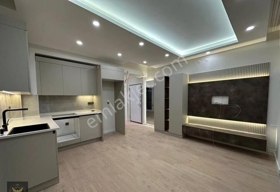 Metrobüse Komşu %70 Krediye Uygun Acil Satılık Dairemiz