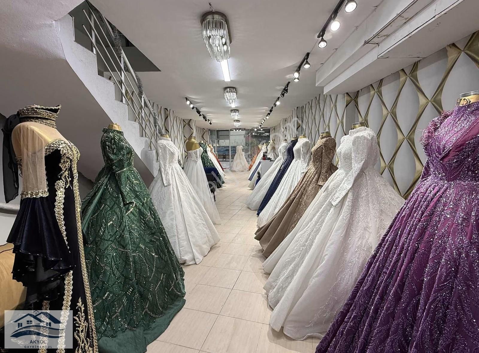 Devren Satılık Gelinlik Mağazası Ve Bayan Kuaförü - Görsel 21