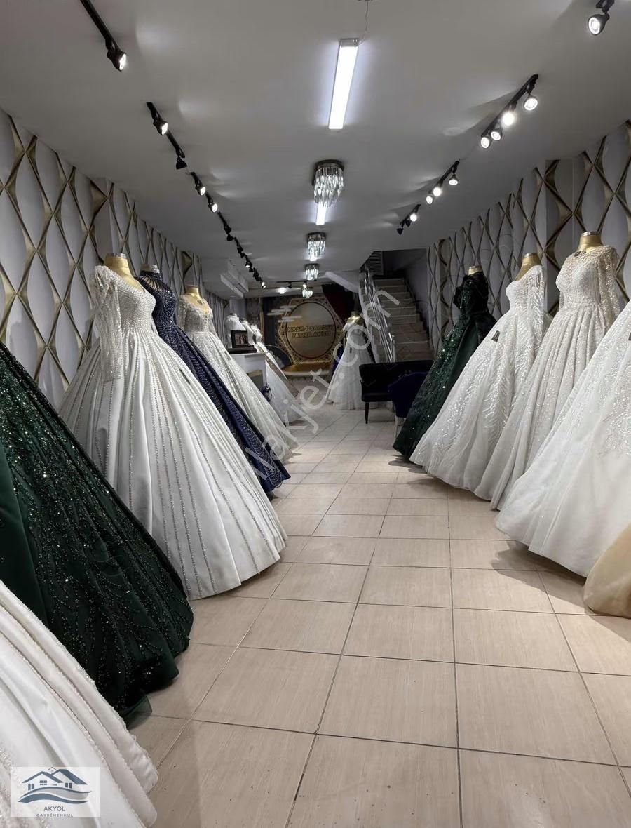 Devren Satılık Gelinlik Mağazası Ve Bayan Kuaförü - Görsel 14
