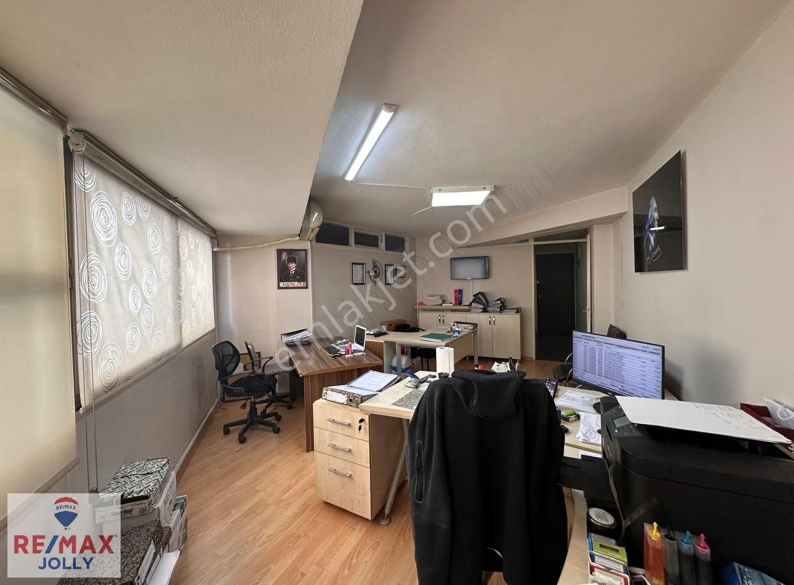 Bornova Merkezde Satılık Ofis - Görsel 9