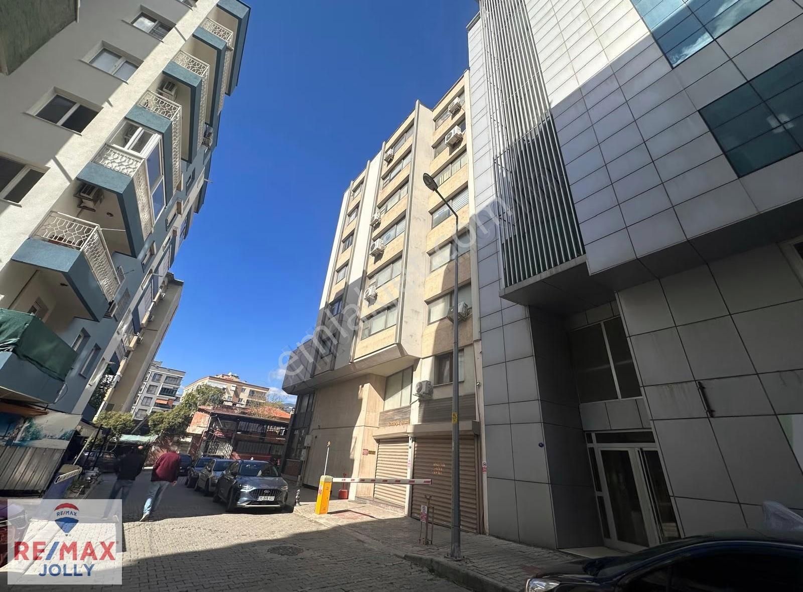 Bornova Merkezde Satılık Ofis - Görsel 2