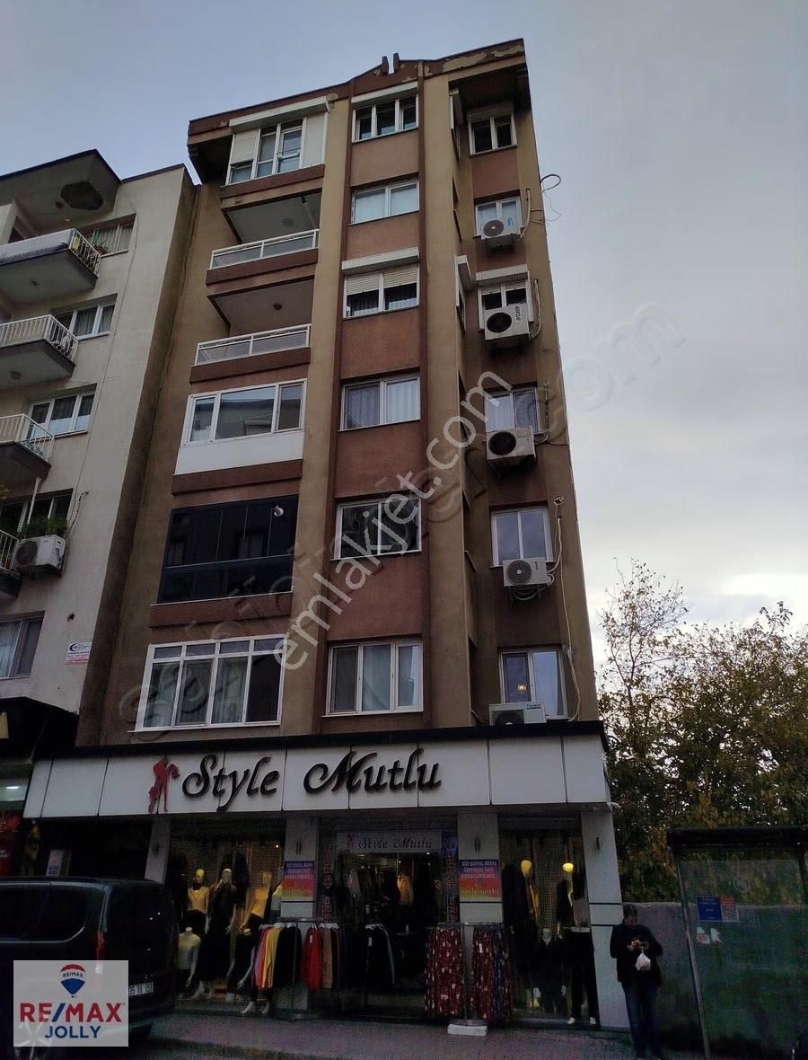 Yeşilyurt Polat Cad. Fidan Durağında 3+1 Kiralık Daire