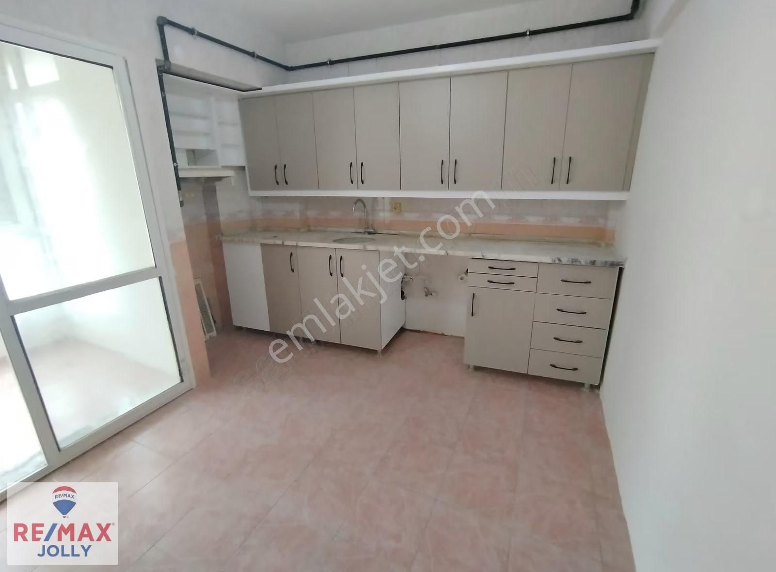 Yeşilyurt Polat Cad. Fidan Durağında 3+1 Kiralık Daire - Görsel 9