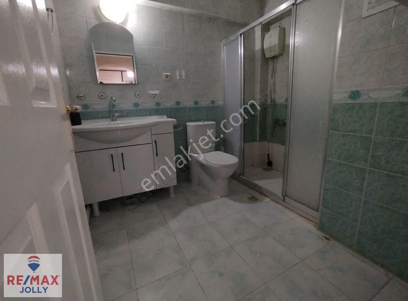 Yeşilyurt Polat Cad. Fidan Durağında 3+1 Kiralık Daire - Görsel 3