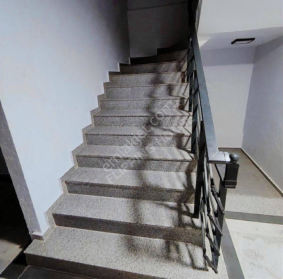 Karaçulha Da Asansörlü Yeni Bina Da 1+1 Eşyalı Kiralık Daire - Görsel 29