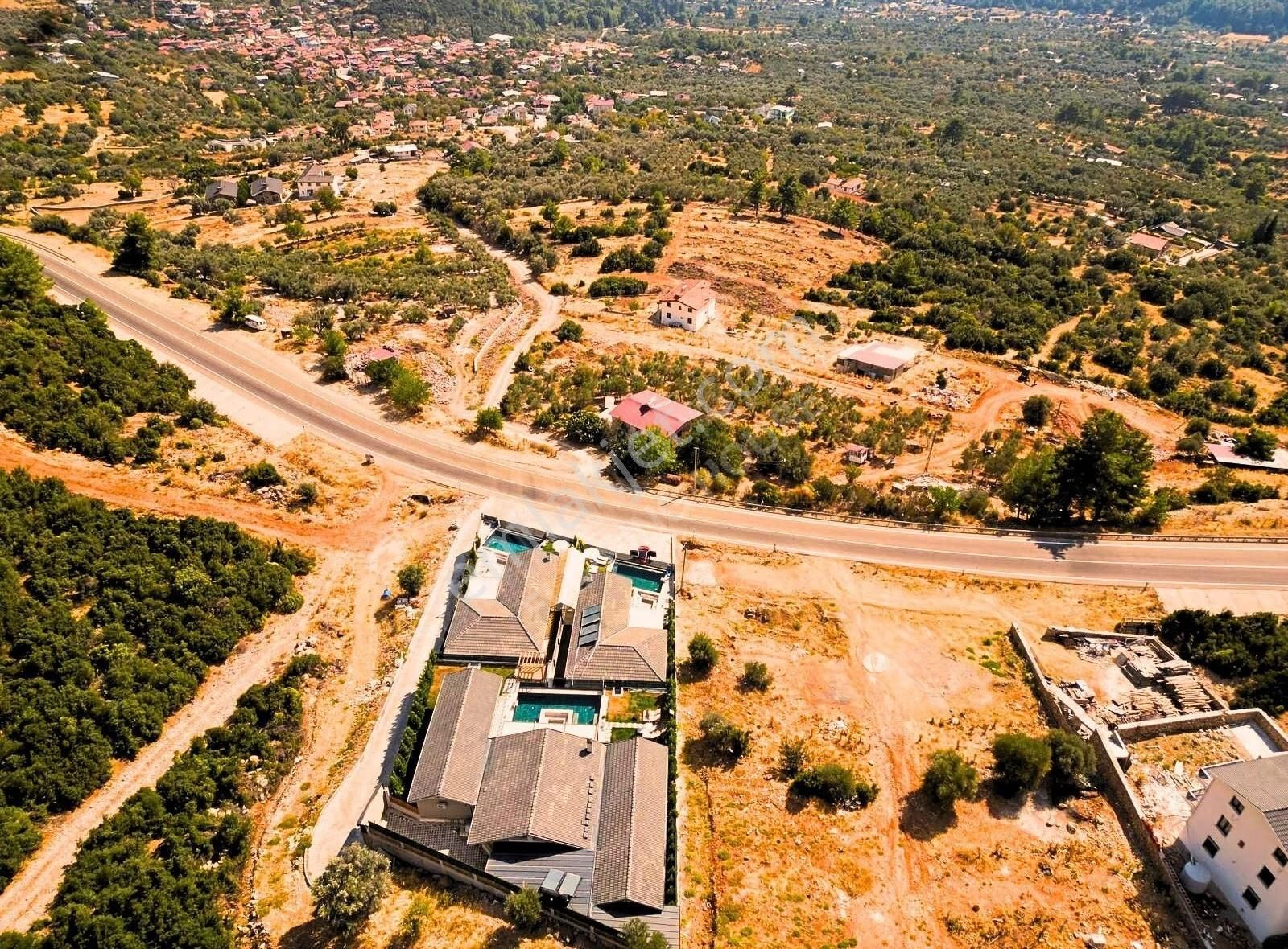 Üzümlü De 2+1 Esyali Havuzlu,saunalı Kiralik Villa