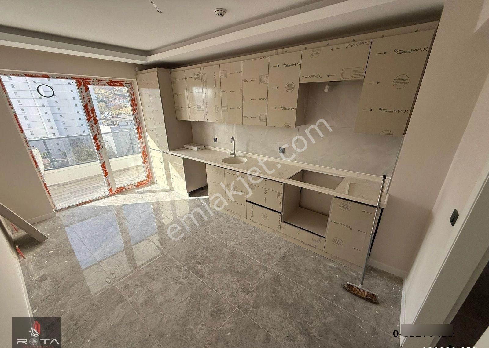 Rota'dan Bulvar Üzeri 6.kat Teras Balkonlu 3+1 E.banyo&giyinme O