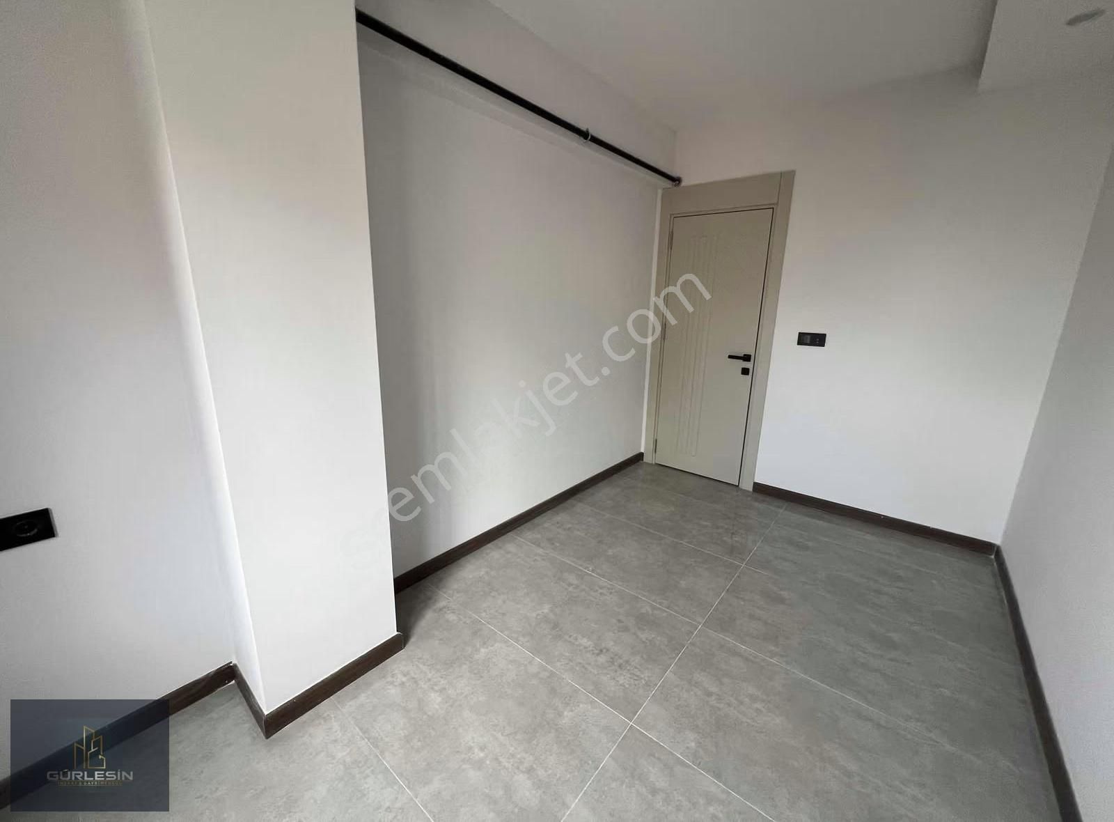 Kıbrıs Şehitler Caddesinde Satılık Sıfır Daire - Görsel 12